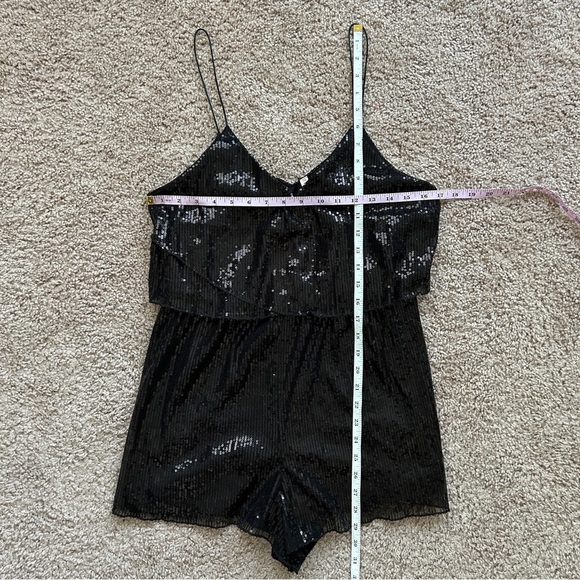 RAGA Urban Outfitters All Over Black Lined Sequin Sleeveless Romper Size Medium - Picture 9 of 15